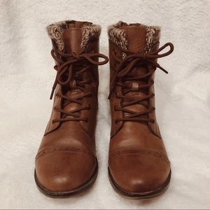 LACE UP BOOTIES